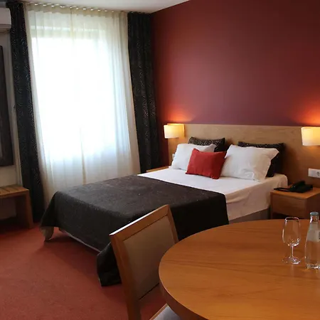 Paredes Hotel Apartamento 3*