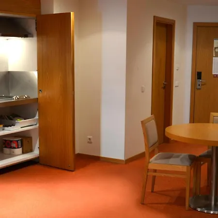 Apartahotel Paredes 3*