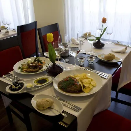 Paredes Apartahotel 3*