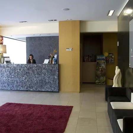 Apartahotel Paredes 3*