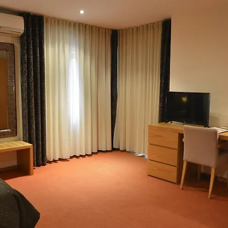 아파트호텔 Paredes Hotel Apartamento 3*