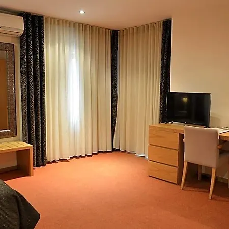 帕雷德斯公寓酒店 公寓式酒店 3*