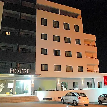 公寓式酒店 帕雷德斯公寓酒店 3*