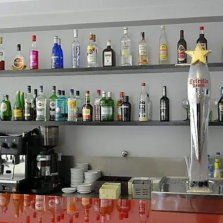帕雷德斯公寓酒店